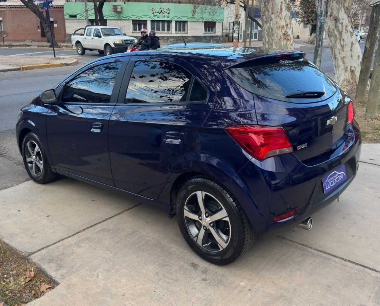 Chevrolet Onix Usado Financiado en Mendoza, deRuedas