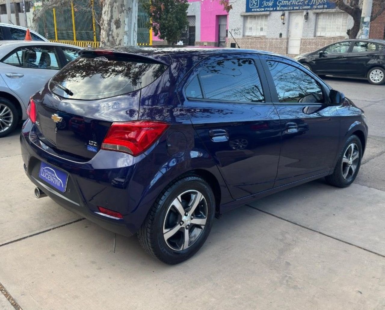 Chevrolet Onix Usado Financiado en Mendoza, deRuedas