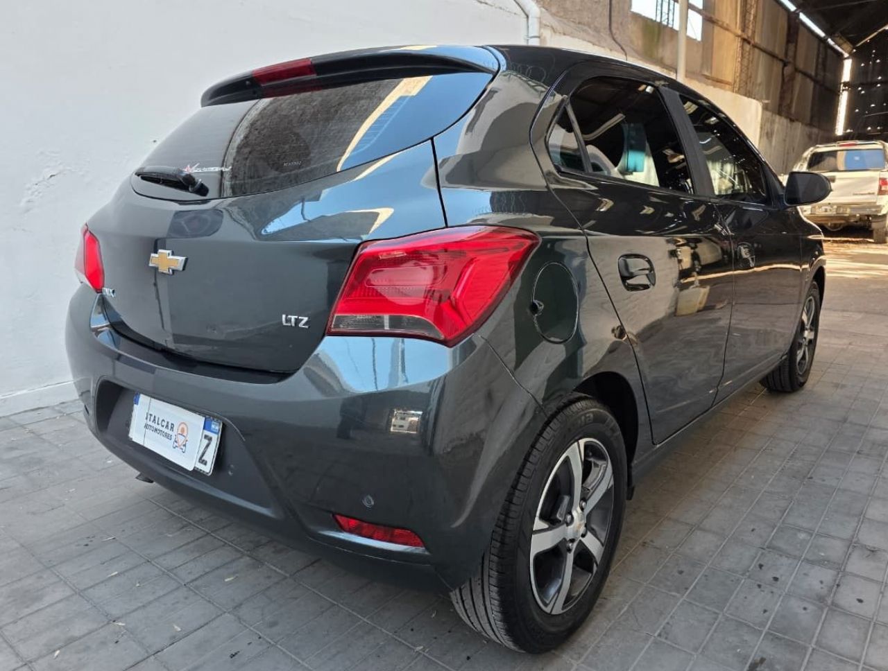 Chevrolet Onix Usado Financiado en Mendoza, deRuedas