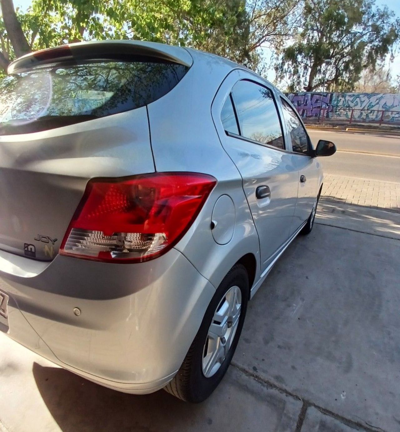 Chevrolet Onix Usado Financiado en Mendoza, deRuedas