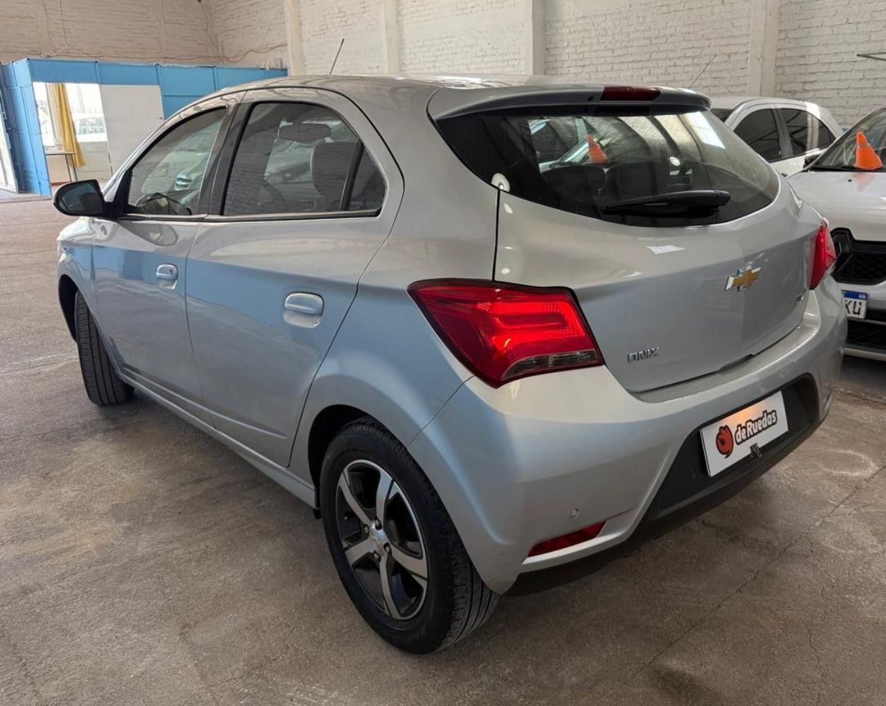 Chevrolet Onix Usado Financiado en Mendoza, deRuedas