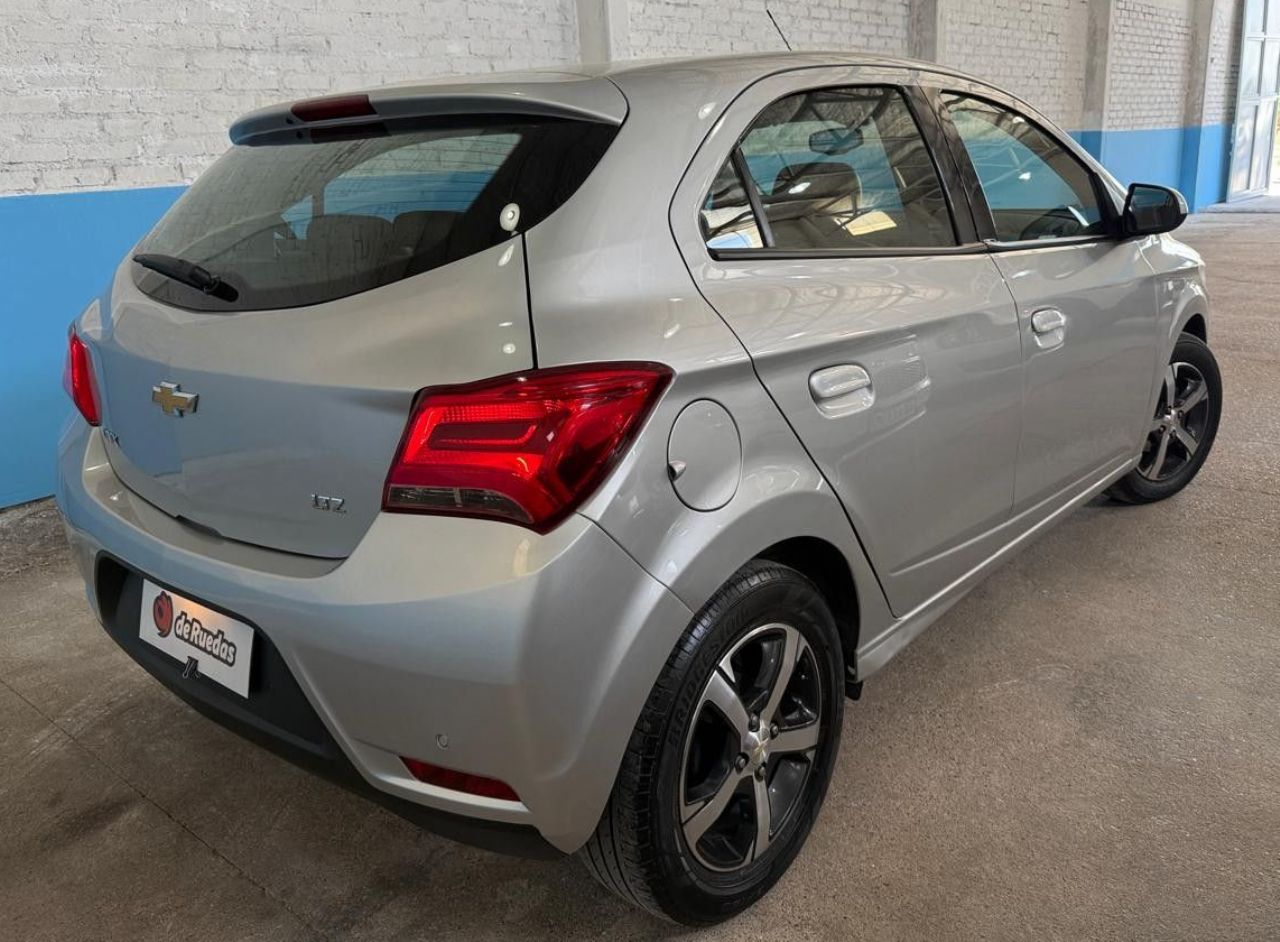 Chevrolet Onix Usado Financiado en Mendoza, deRuedas