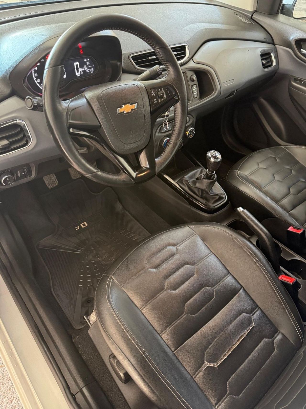 Chevrolet Onix Usado Financiado en Mendoza, deRuedas