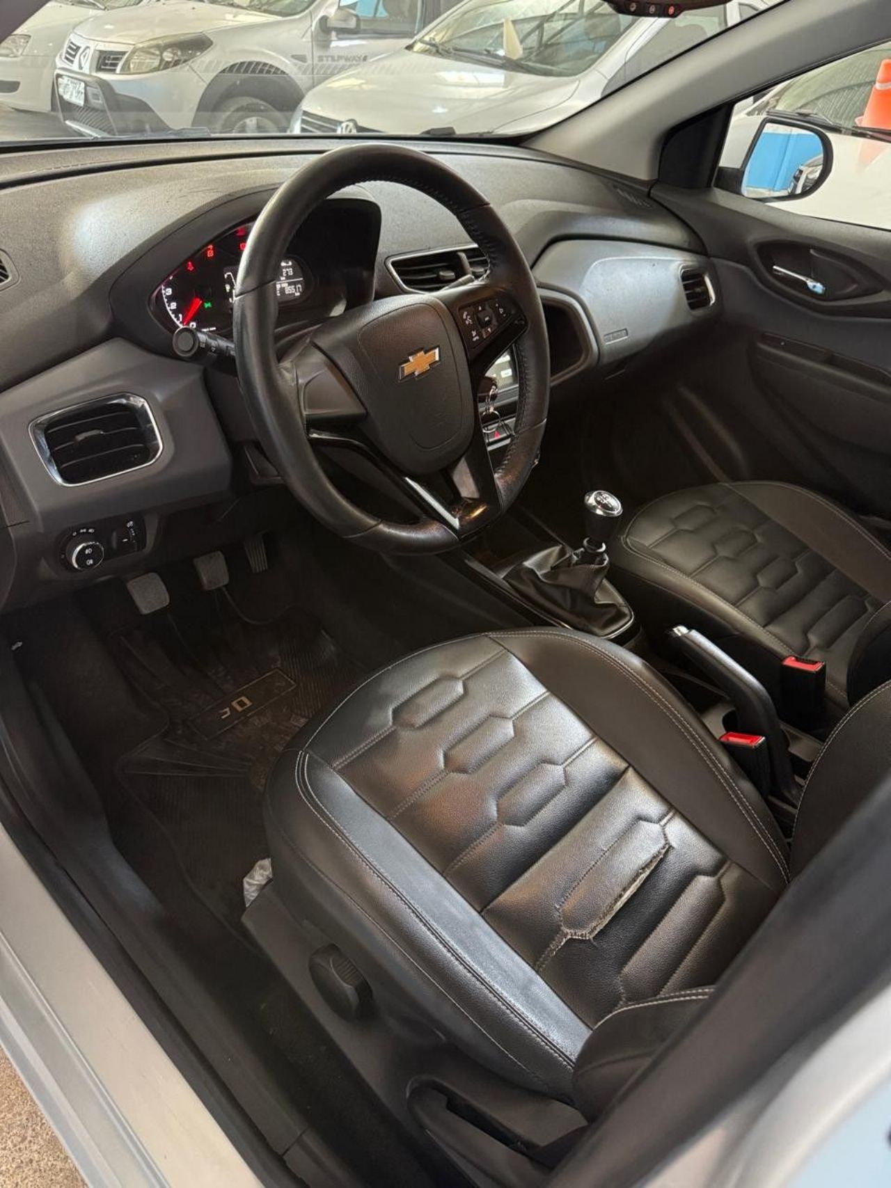 Chevrolet Onix Usado Financiado en Mendoza, deRuedas