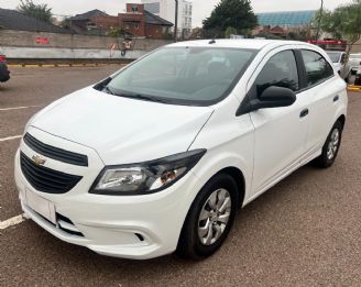 Chevrolet Onix Usado en Mendoza Financiado