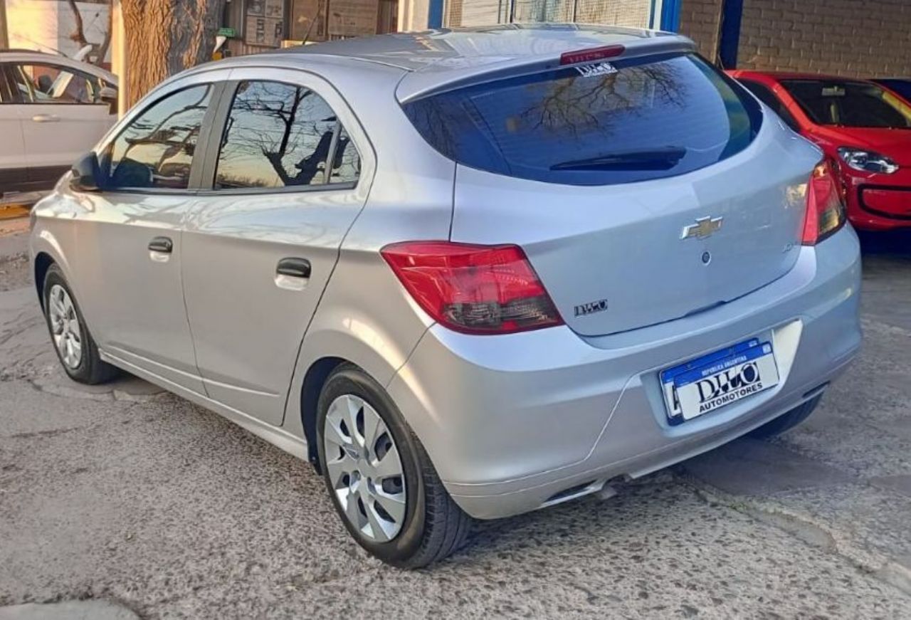 Chevrolet Onix Usado Financiado en Mendoza, deRuedas