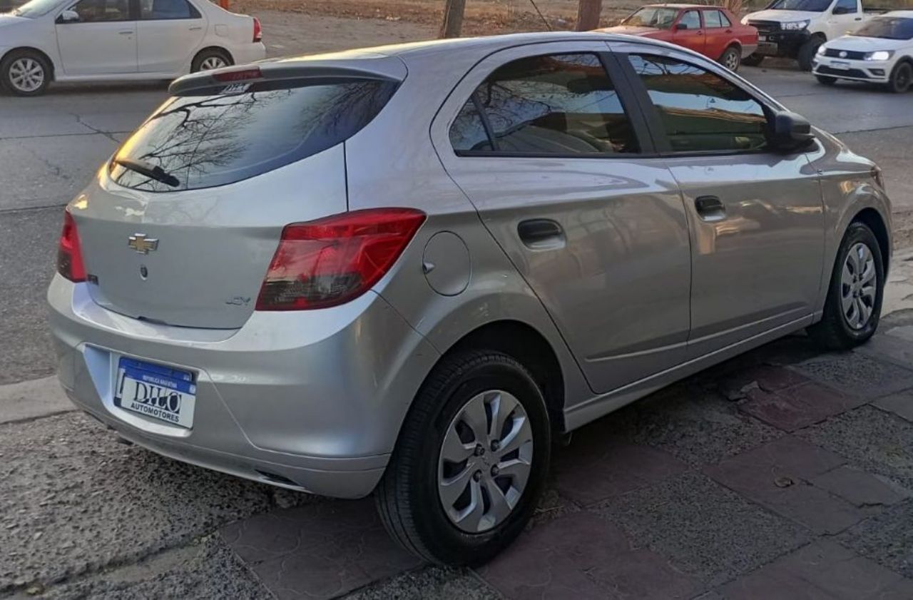 Chevrolet Onix Usado Financiado en Mendoza, deRuedas
