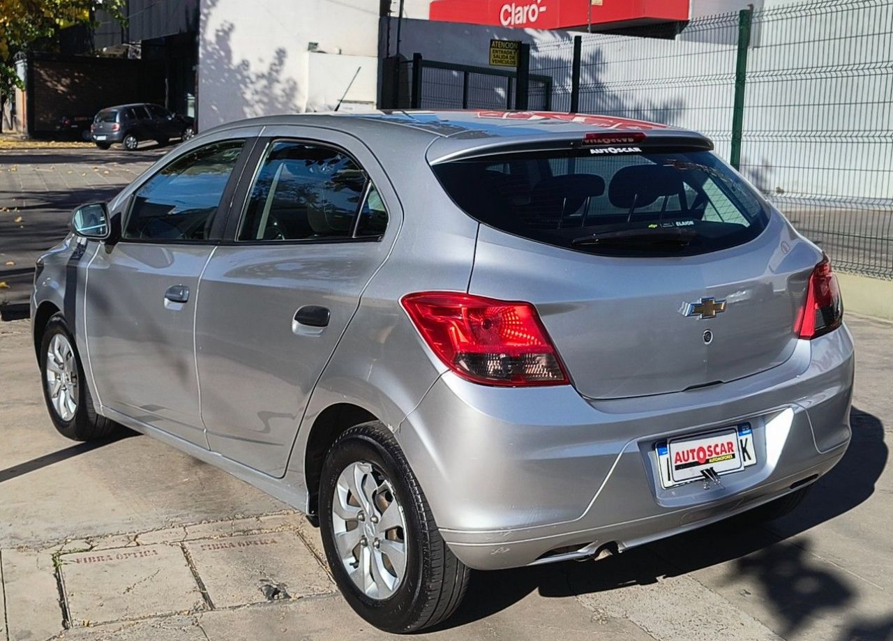 Chevrolet Onix Usado Financiado en Mendoza, deRuedas