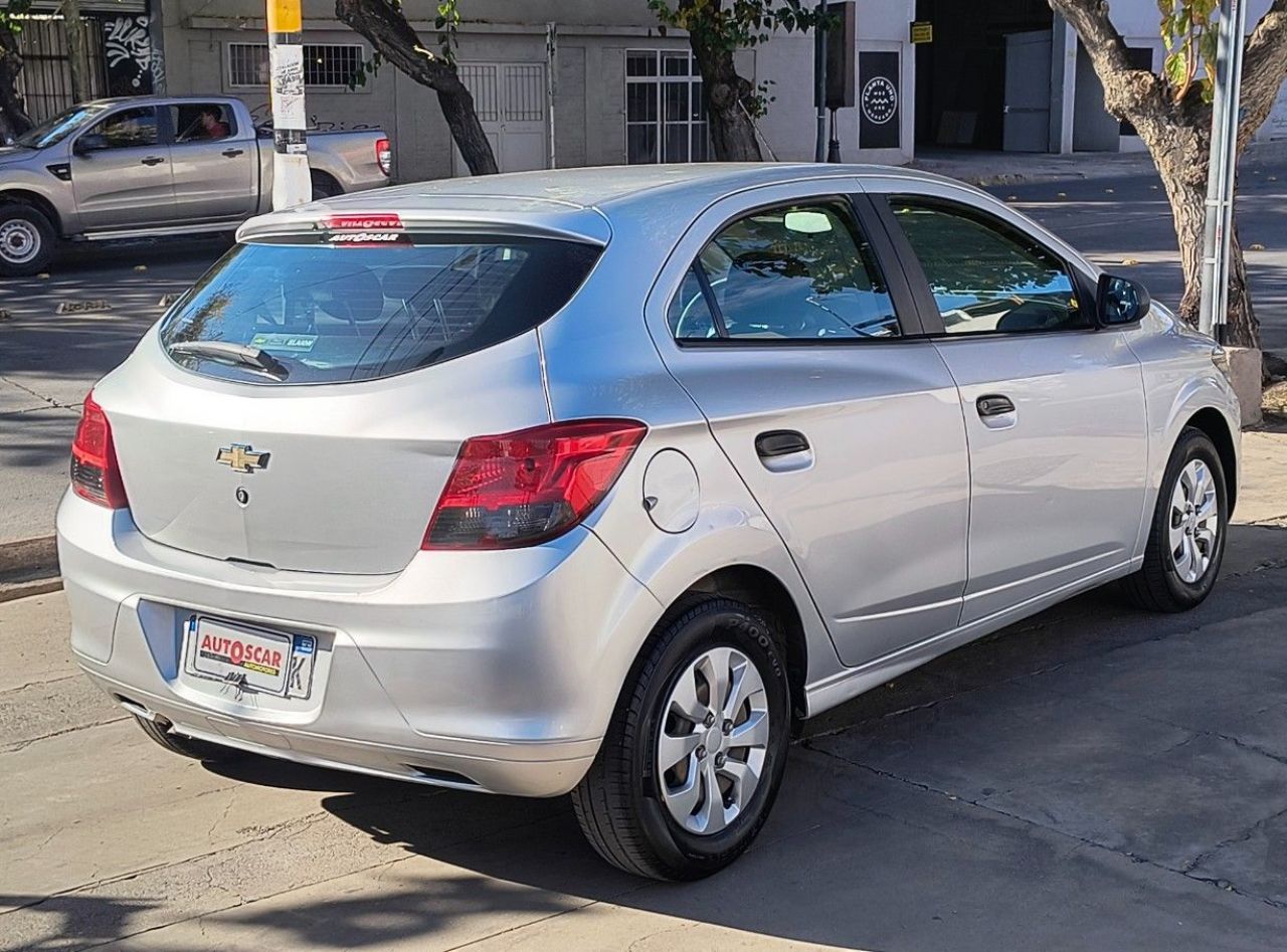 Chevrolet Onix Usado Financiado en Mendoza, deRuedas