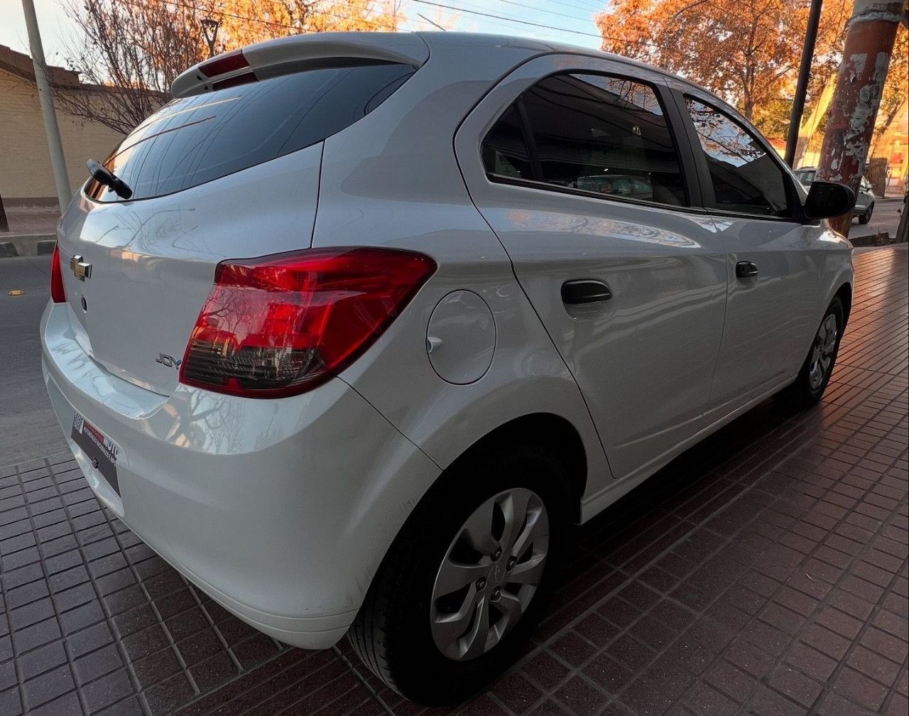 Chevrolet Onix Usado Financiado en Mendoza, deRuedas