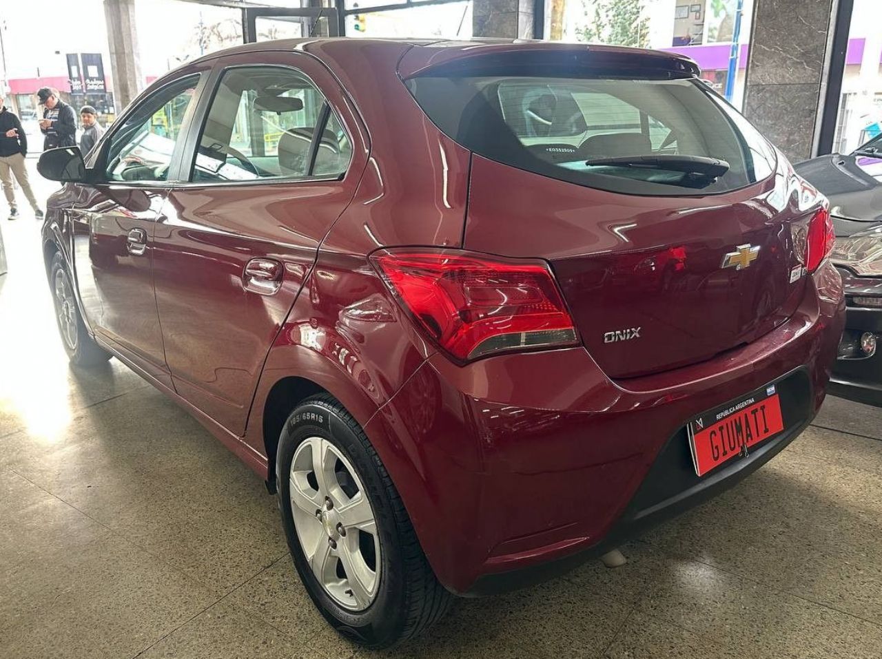 Chevrolet Onix Usado Financiado en Mendoza, deRuedas