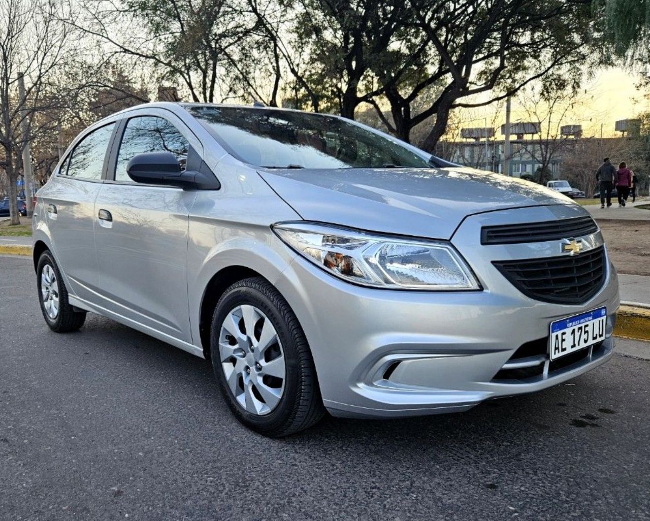 Chevrolet Onix Usado Financiado en Mendoza, deRuedas