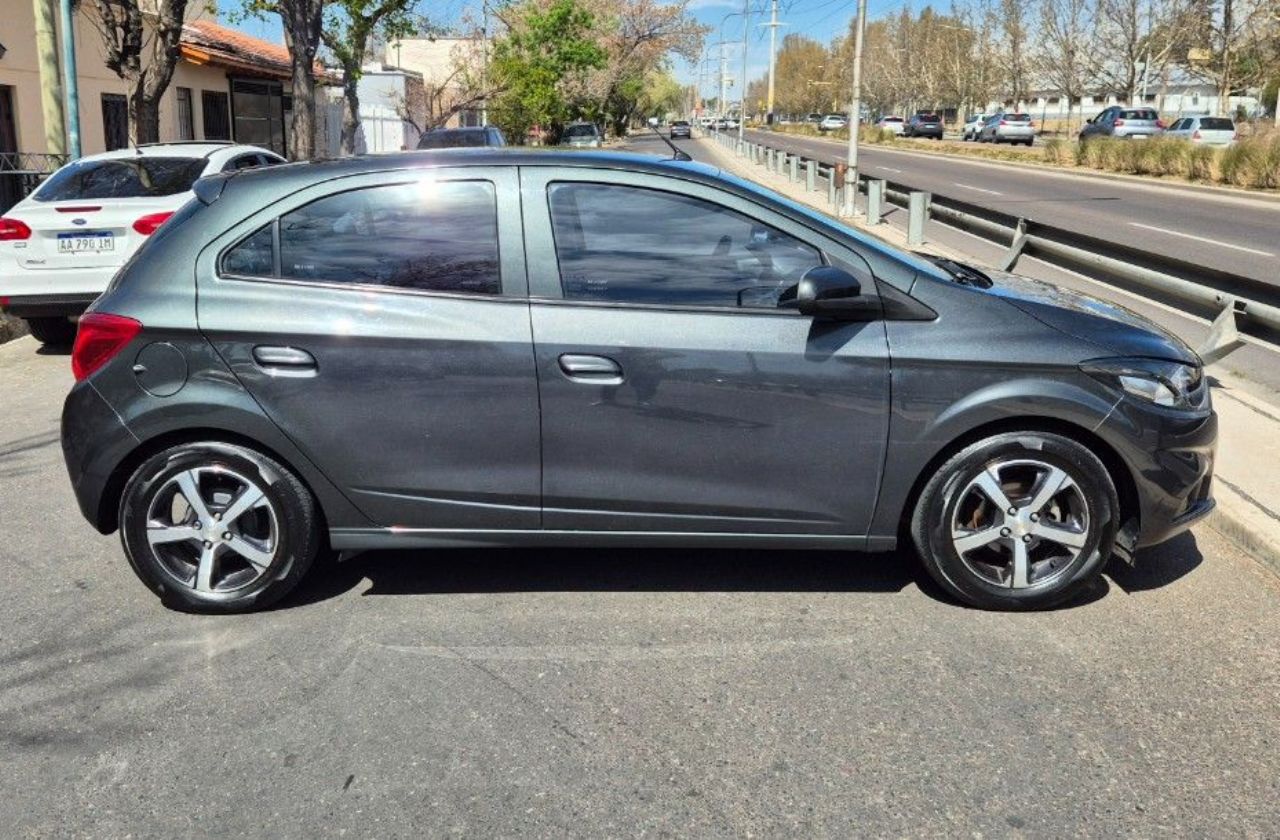 Chevrolet Onix Usado Financiado en Mendoza, deRuedas