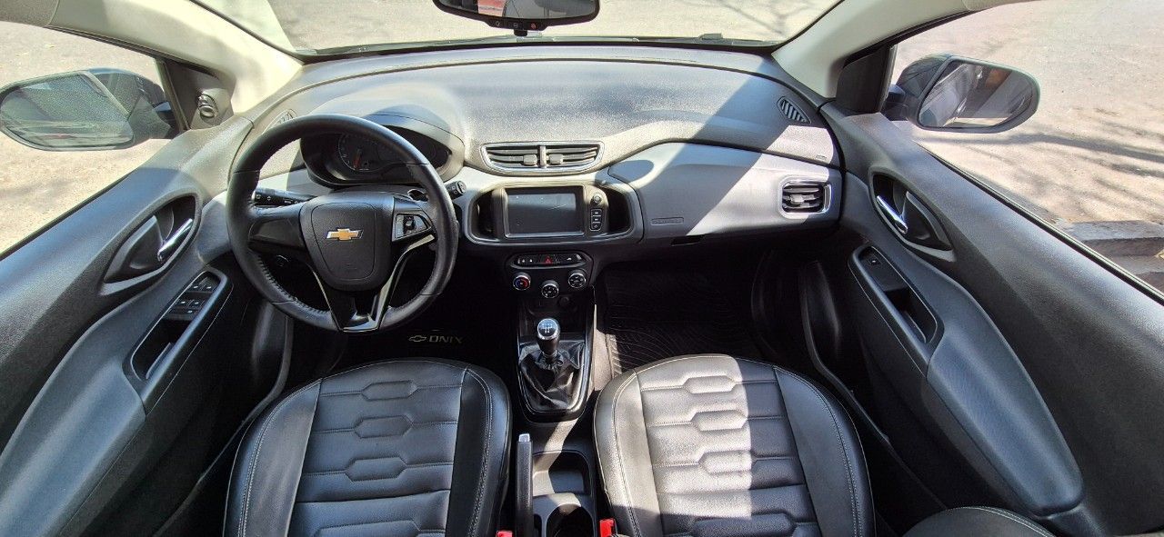 Chevrolet Onix Usado Financiado en Mendoza, deRuedas