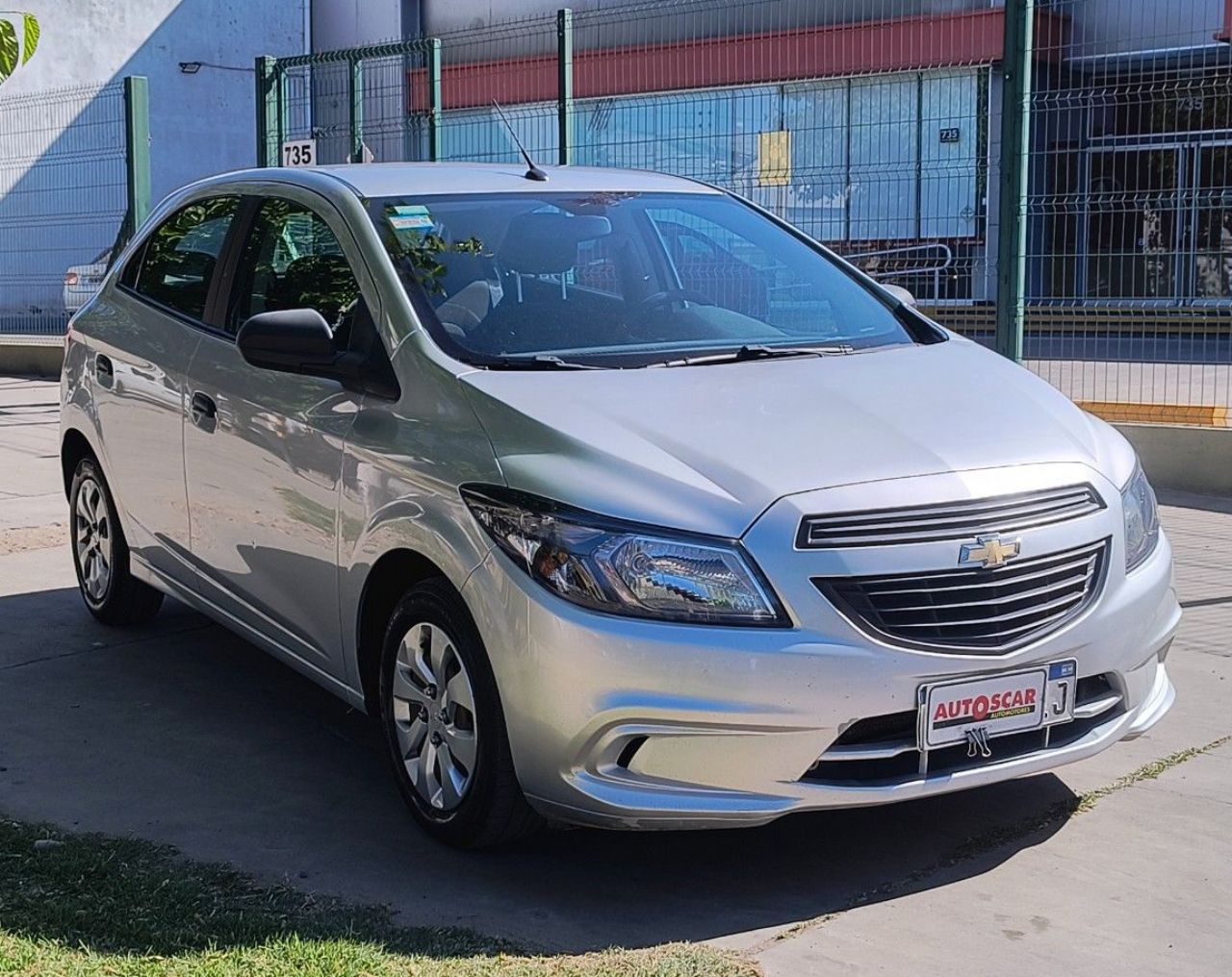 Chevrolet Onix Usado Financiado en Mendoza, deRuedas