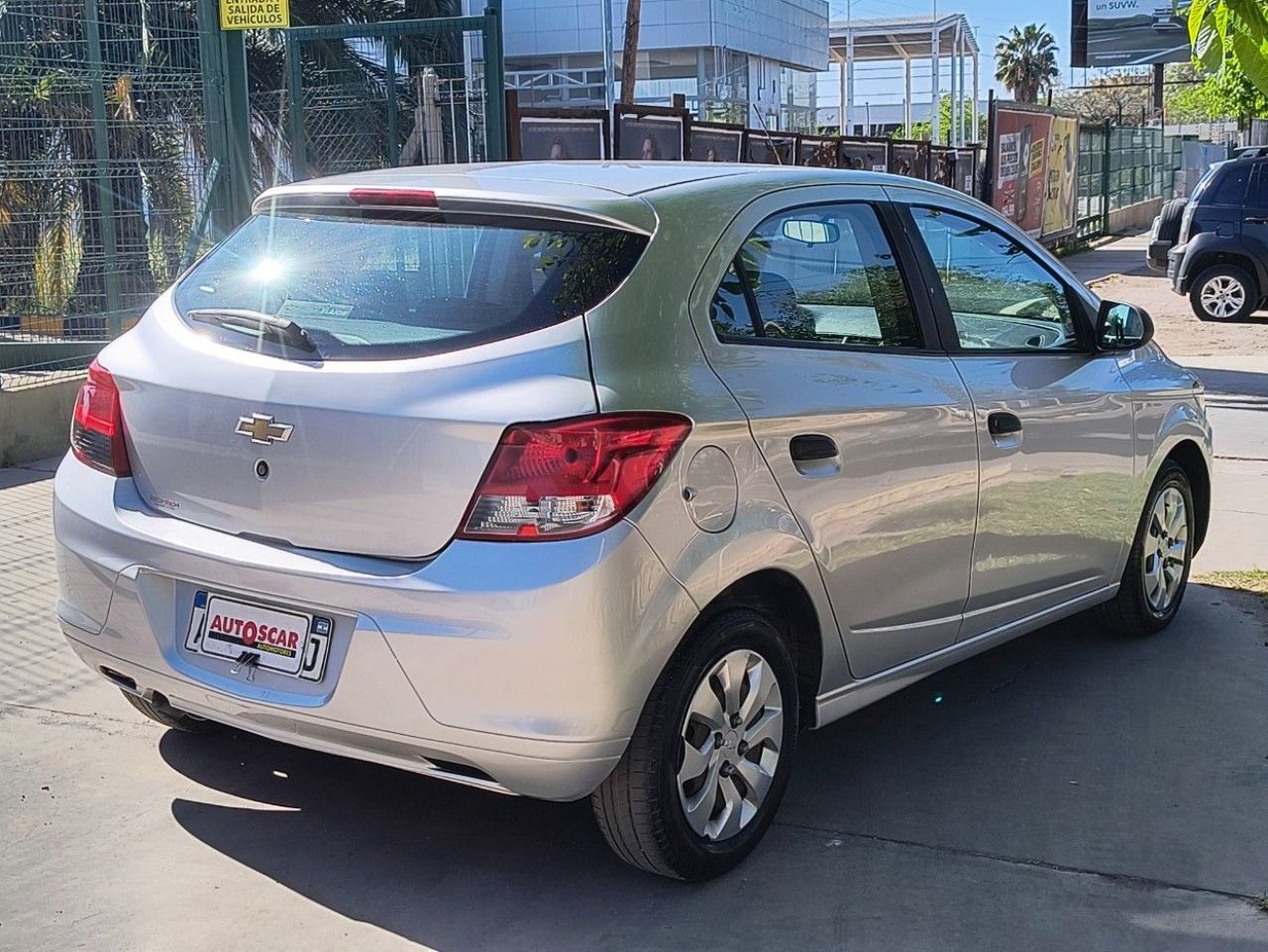 Chevrolet Onix Usado Financiado en Mendoza, deRuedas
