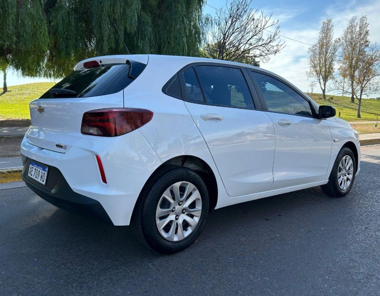 Chevrolet Onix Usado Financiado en Mendoza, deRuedas