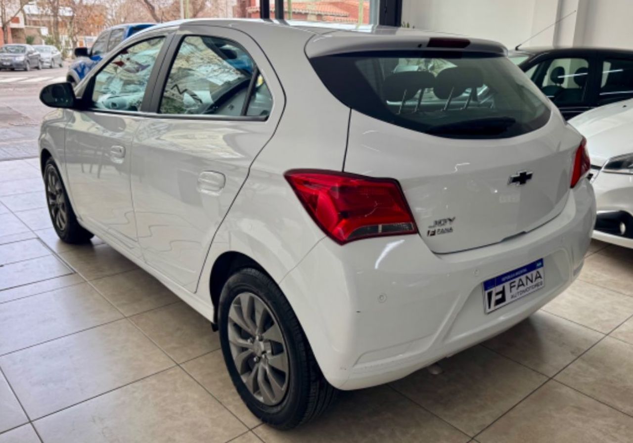 Chevrolet Onix Usado Financiado en Mendoza, deRuedas