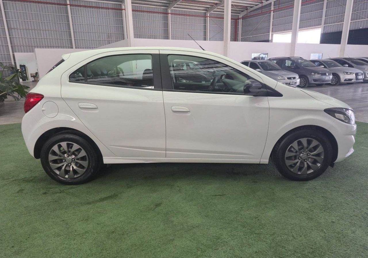 Chevrolet Onix Usado Financiado en Córdoba, deRuedas