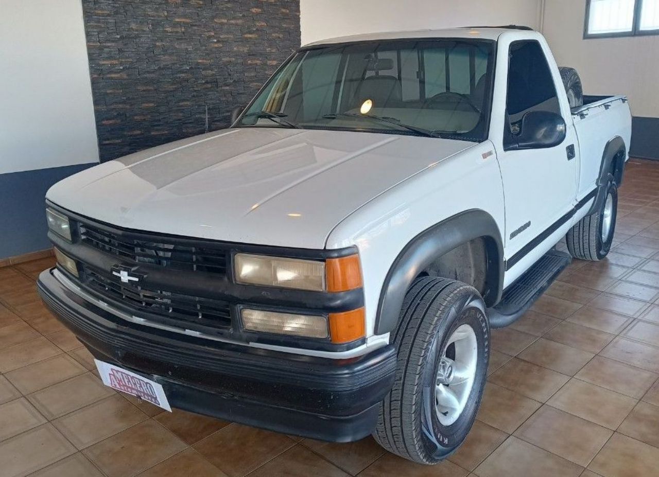 Chevrolet Silverado Usada en Mendoza, deRuedas