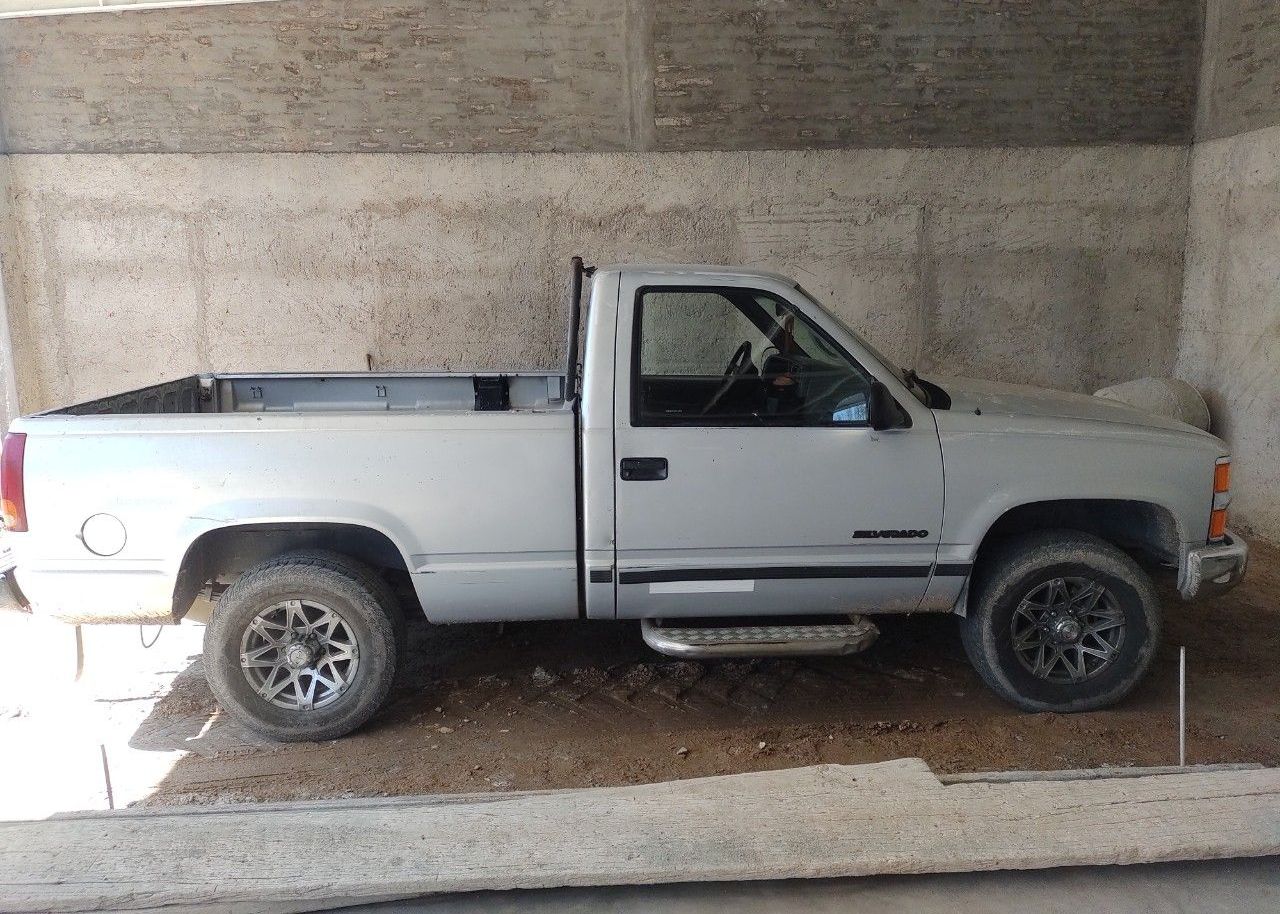 Chevrolet Silverado Usada en Mendoza, deRuedas