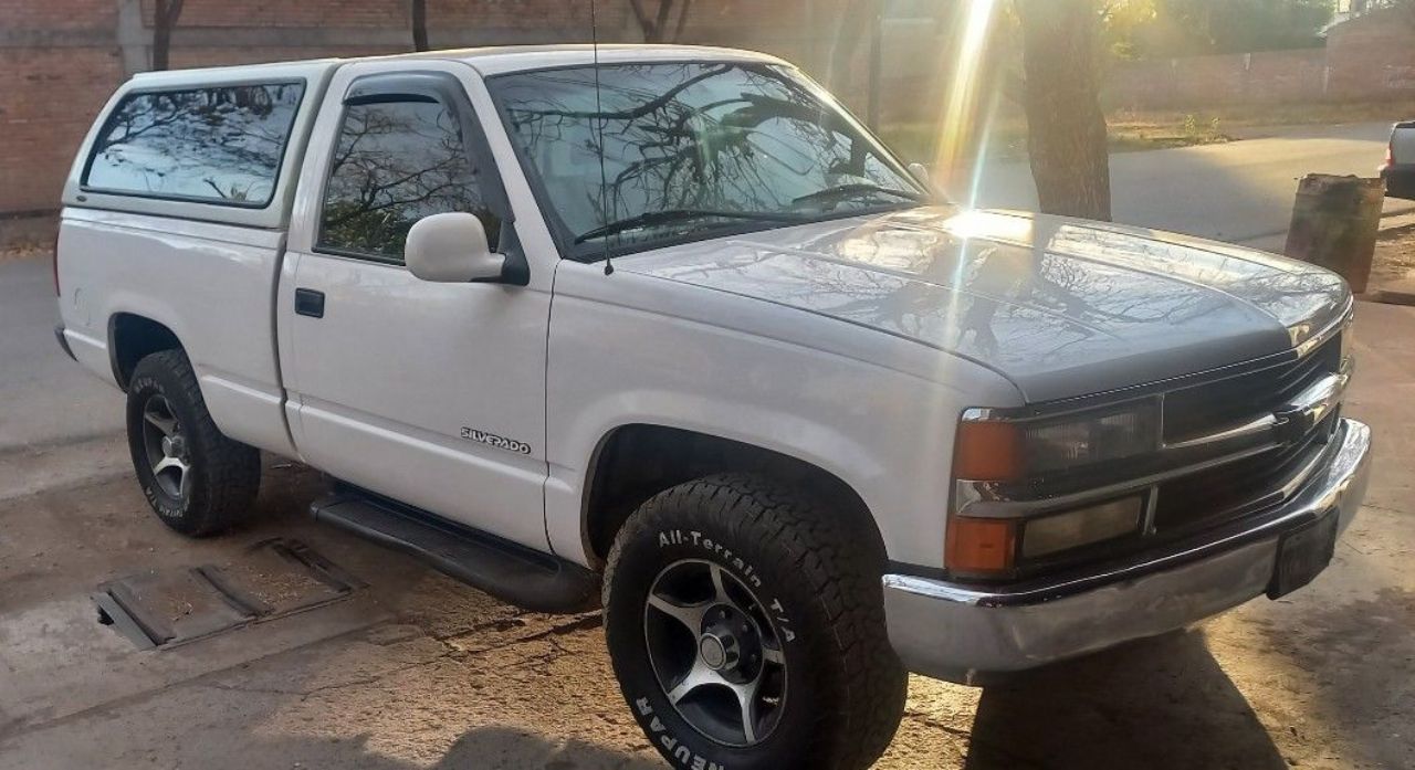 Chevrolet Silverado Usada en Mendoza, deRuedas
