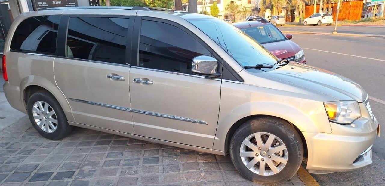 Chrysler Grand Caravan Usado en Córdoba, deRuedas