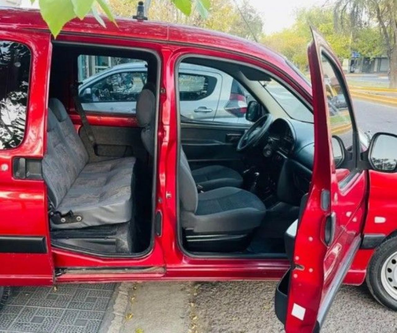 Citroen Berlingo Usada en Mendoza, deRuedas