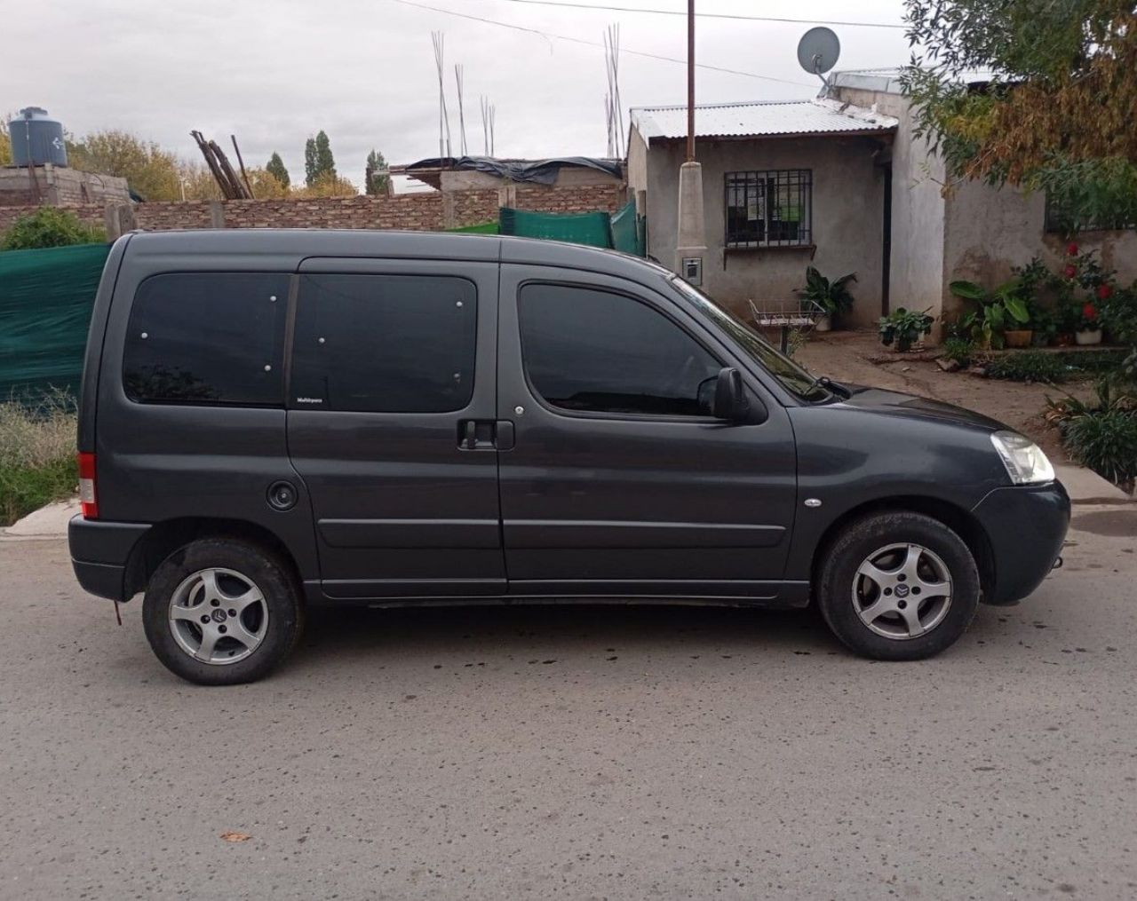 Citroen Berlingo Usada en Mendoza, deRuedas