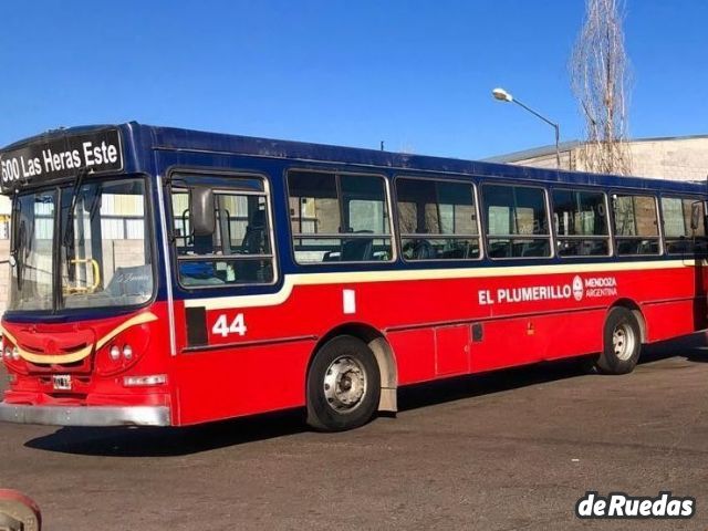 Colectivo Mercedes Benz Usado en Mendoza, deRuedas