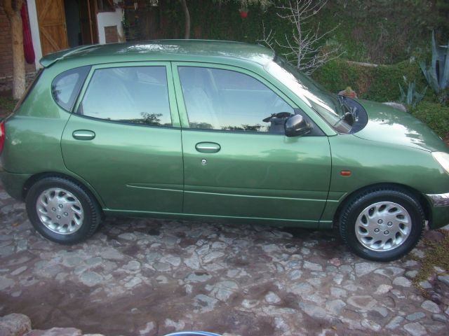 Daihatsu Sirion Usado en Mendoza, deRuedas