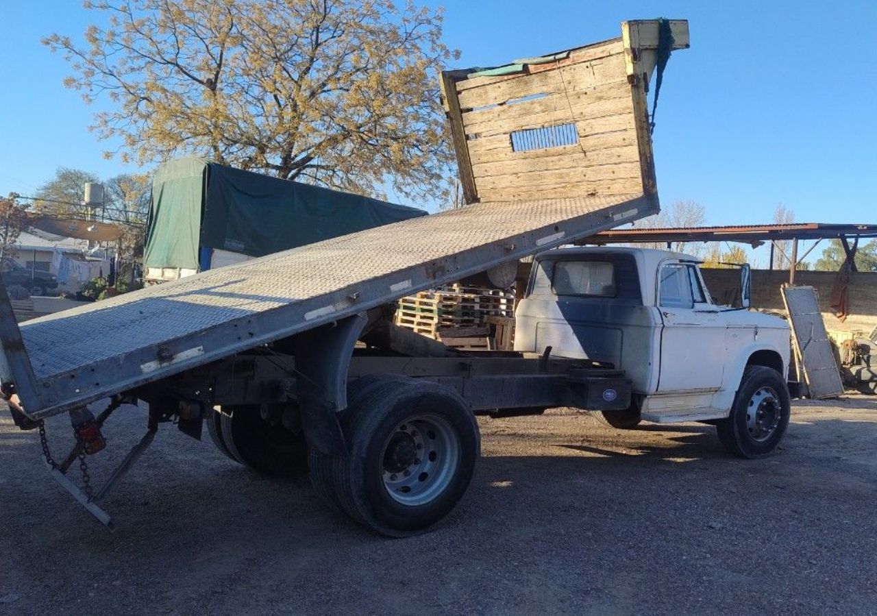 Dodge  400 Usado en Mendoza, deRuedas