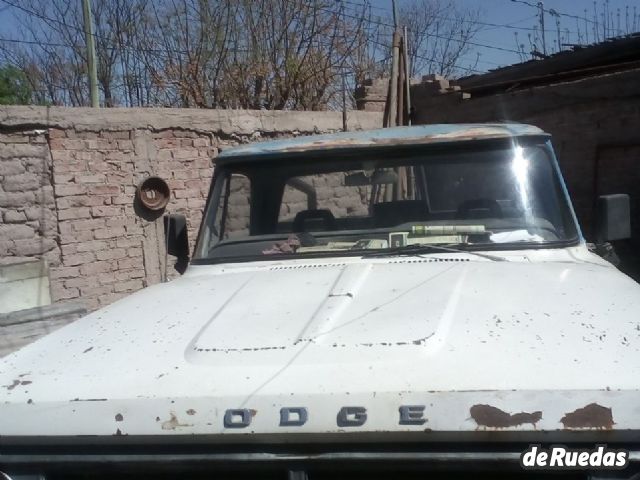 Dodge 200 Usada en Mendoza, deRuedas