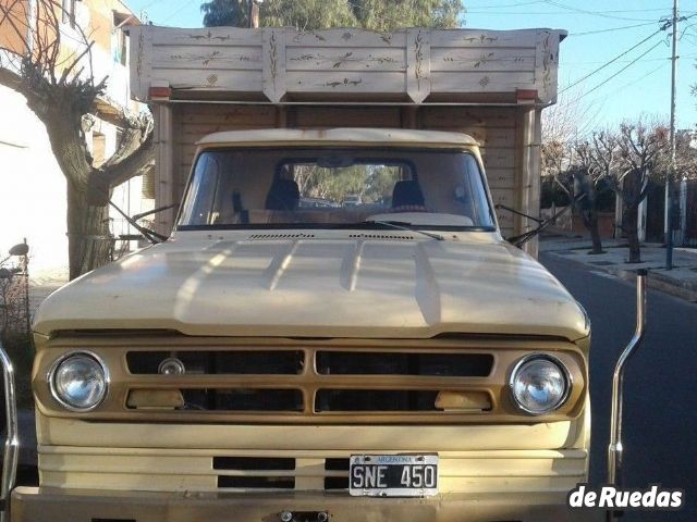 Dodge 400 Usado en Mendoza, deRuedas