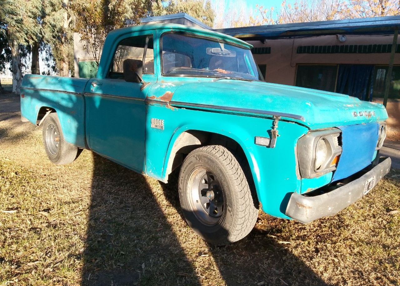 Dodge D Usada en Mendoza, deRuedas