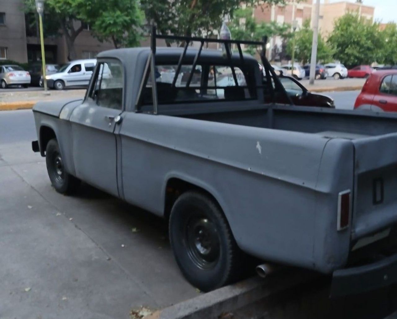 Dodge D Usada en Mendoza, deRuedas