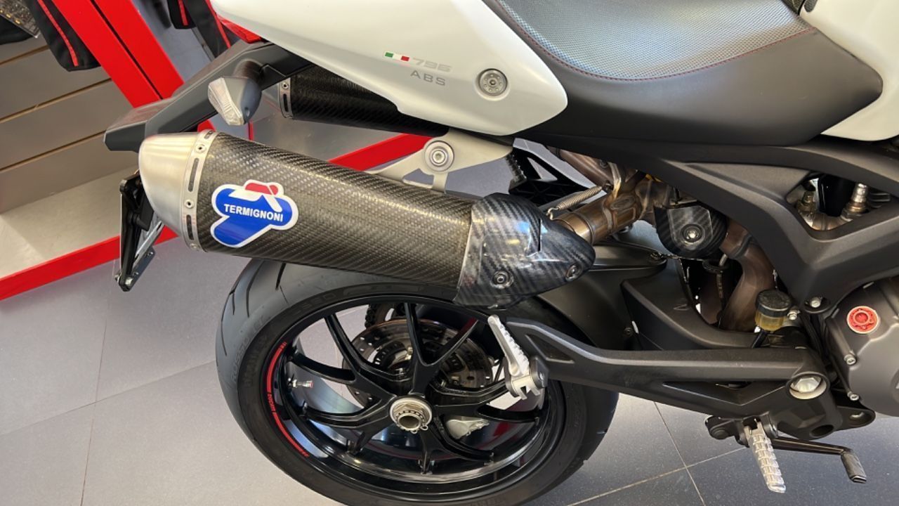 Ducati Monster Usada en Mendoza, deRuedas