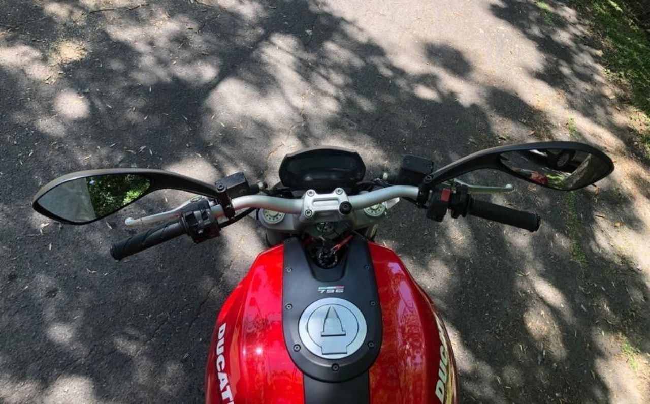 Ducati Monster Usada en Buenos Aires, deRuedas
