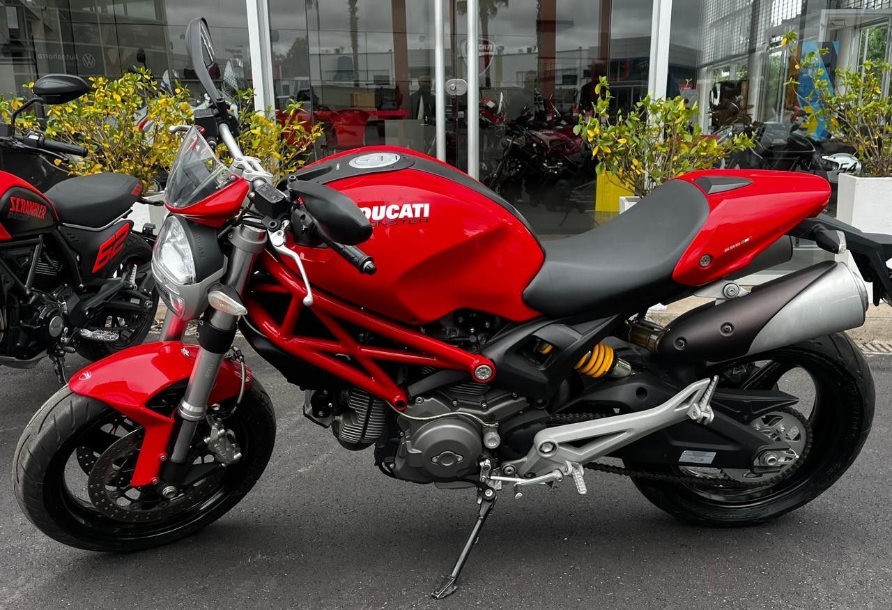Ducati Monster Usada en Mendoza, deRuedas