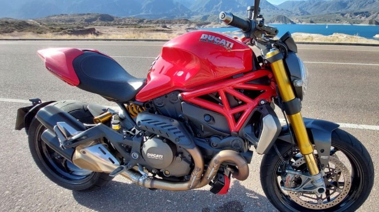 Ducati Monster Usada en Mendoza, deRuedas