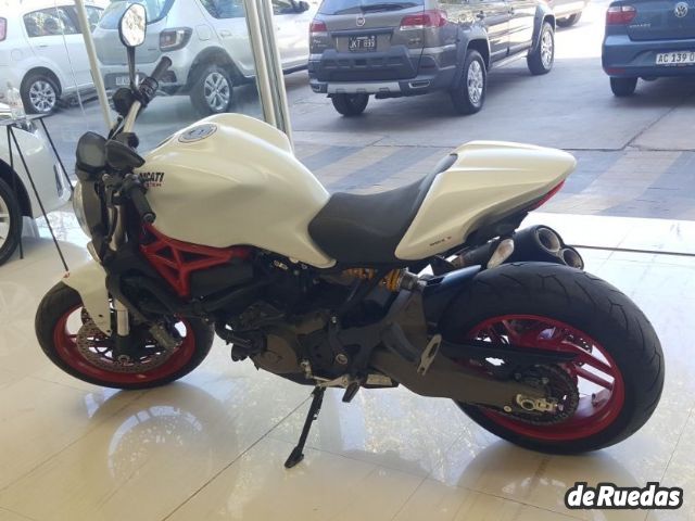 Ducati Monster Usada en Mendoza, deRuedas