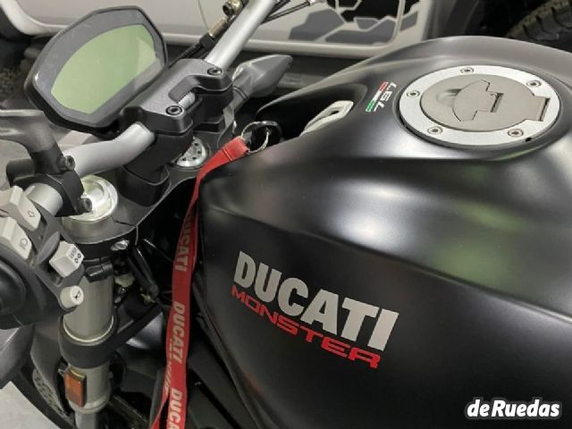 Ducati Monster Usada en San Juan, deRuedas
