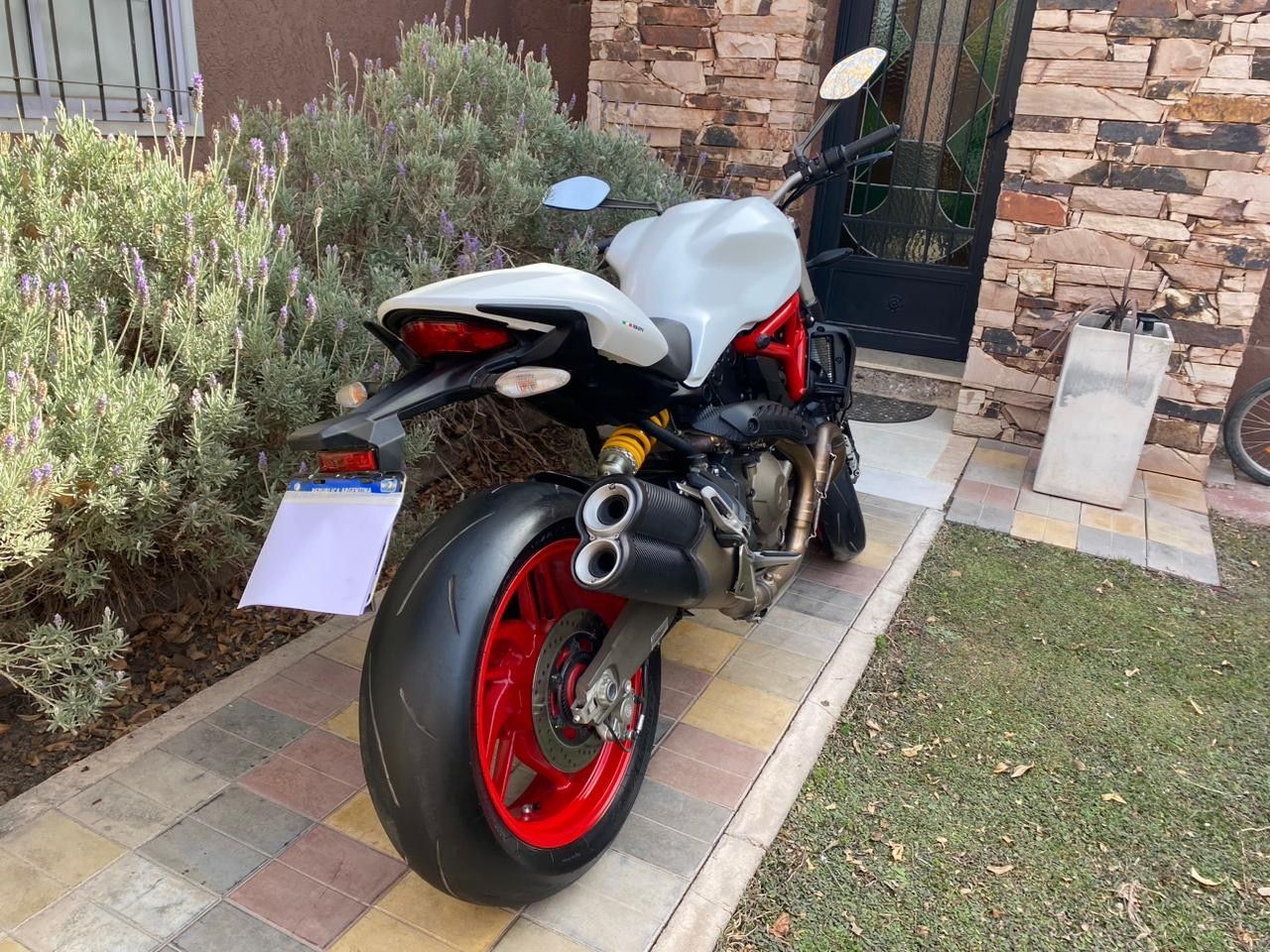 Ducati Monster Usada en Mendoza, deRuedas