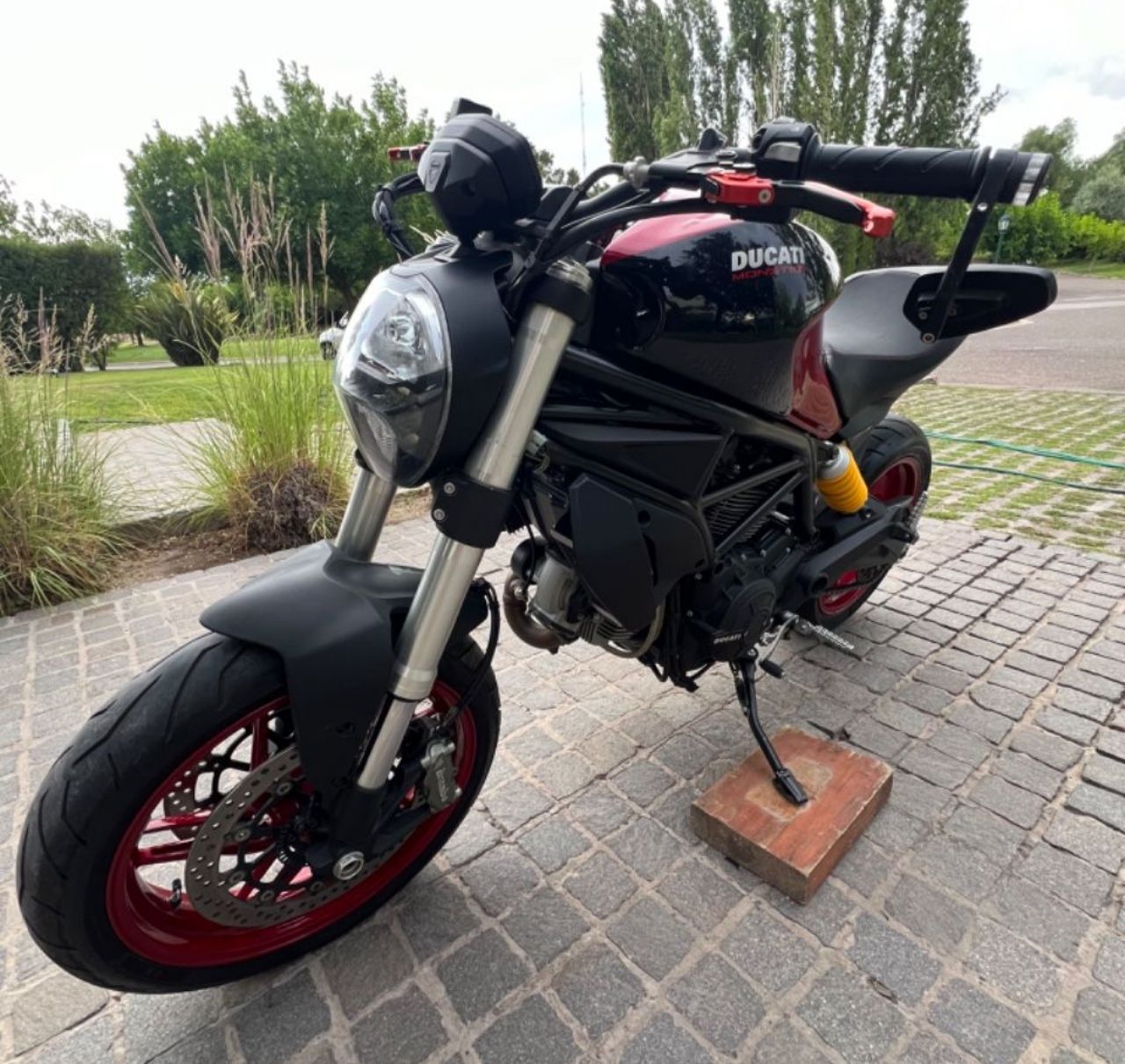 Ducati Monster Usada en Mendoza, deRuedas