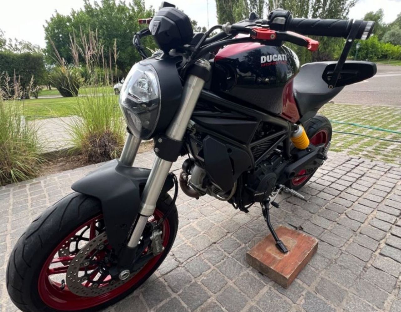 Ducati Monster Usada en Mendoza, deRuedas