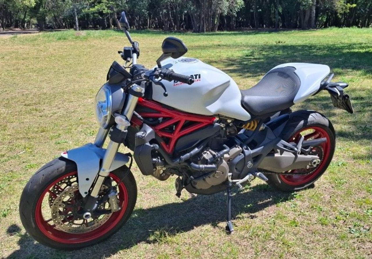 Ducati Monster Usada en Mendoza, deRuedas