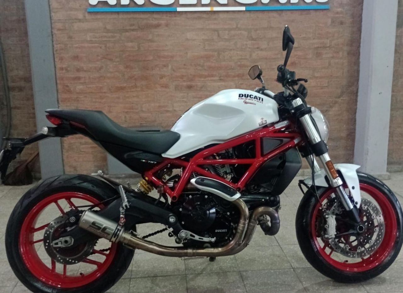 Ducati Monster Usada en San Juan, deRuedas