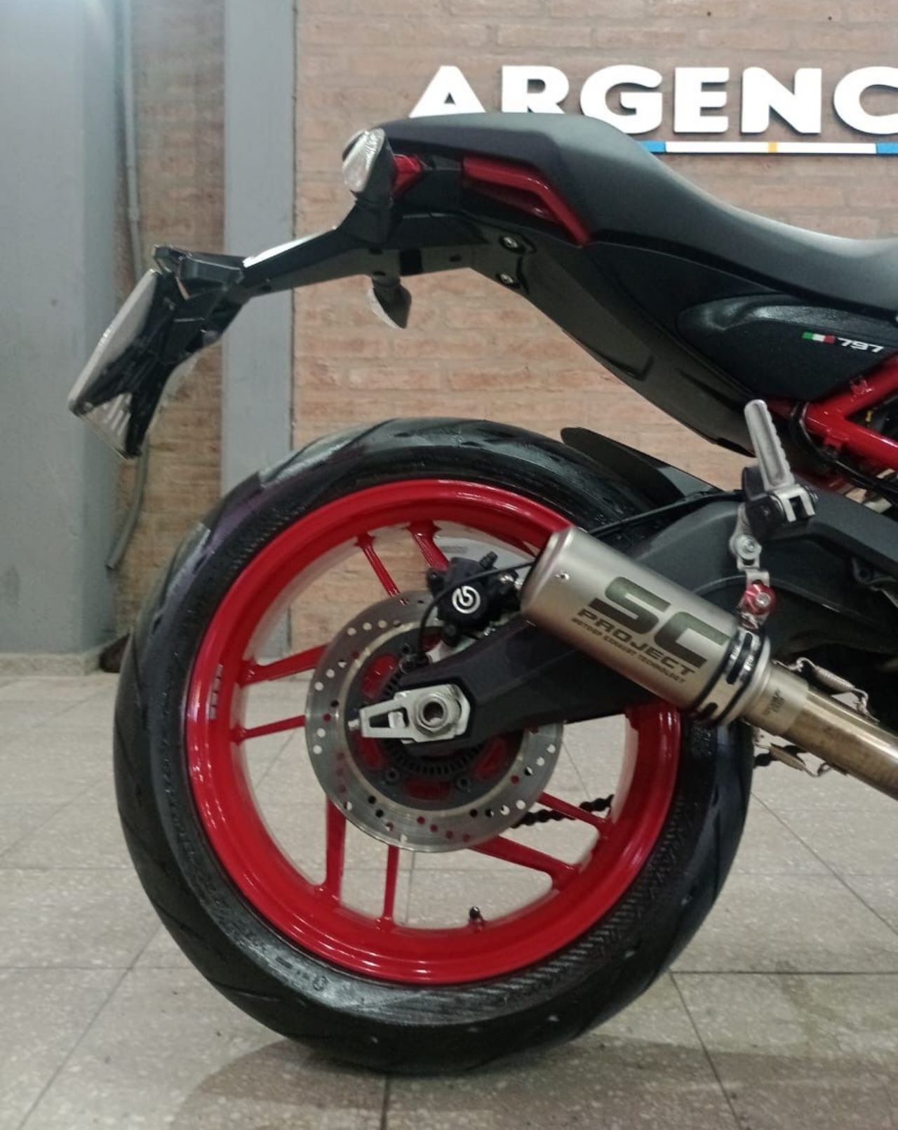 Ducati Monster Usada en San Juan, deRuedas