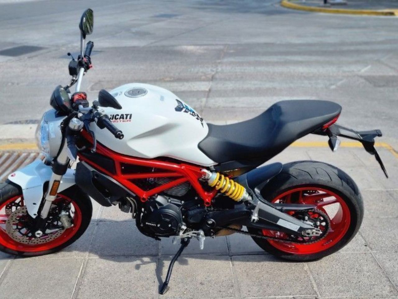 Ducati Monster Usada en Mendoza, deRuedas
