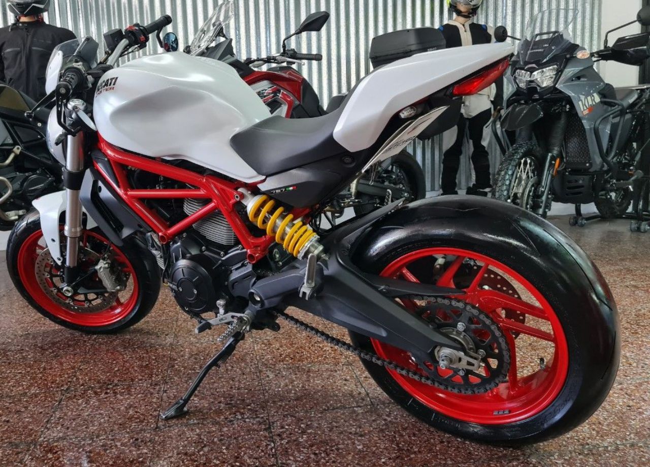 Ducati Monster Usada en Mendoza, deRuedas